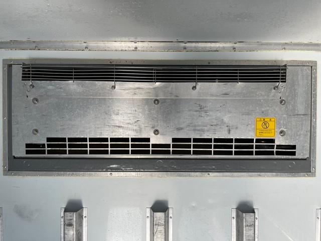 　三菱ふそう　冷蔵冷凍車　　－５℃中温設定　１０尺ボディ　スタンバイ機能　左サイド扉　５トン限定　準中型免許　東プレ　１．５トン積載　４Ｐ１０　１１０馬力ターボ　小型(17枚目)