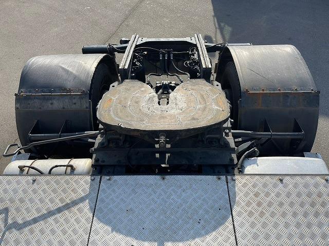 ギガ 　Ｈ２１年式　いすゞ　トラクターヘッド　シングルヘッド　海コン　海上コンテナ　１１．５トン　ハイルーフ　４２０馬力　ＩＳＵＺＵ（16枚目）