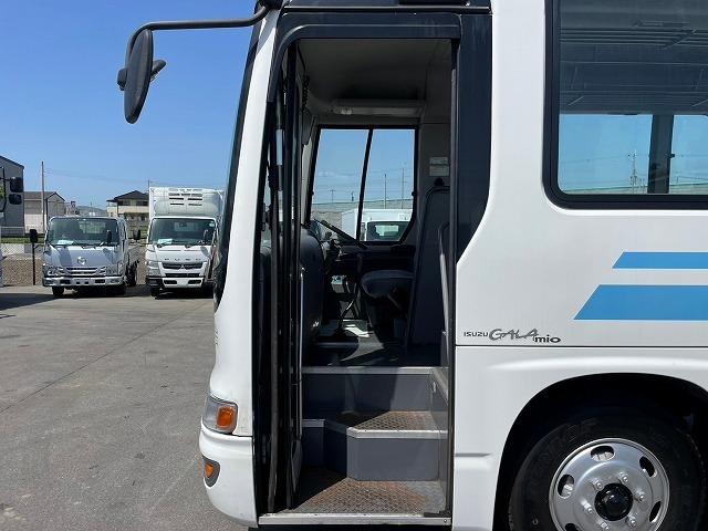 ガーラ 　車検整備付　令和７年５月まで　Ｈ１７年式　送迎バス　定員５７人　４６席　ＤＥＮＳＯ　デンソー　オートエアコン　ＡＵＴＯ　Ａ／Ｃ　後輪エアサス　中型　大型　送迎バス　中古バス（13枚目）