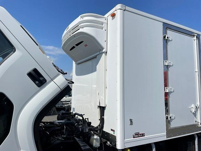 フォワード 　Ｈ２６年式　いすゞ　冷蔵冷凍車ＰＧ　格納式パワーゲート　キーストンフロア　－３０℃低温設定　４ｔ　中型　冷凍バン　中古トラック（12枚目）