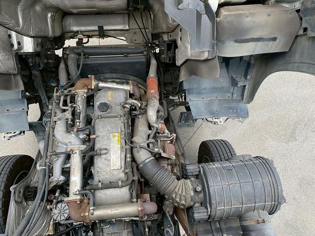 ギガ 　Ｈ２３年式　いすゞ　アルミウイング　８×４　４軸低床２デフ　後輪エアサス　日本フルハーフ　１３．８トン積載　１０ｔ　２５ｔ　大型　バン　箱車（51枚目）