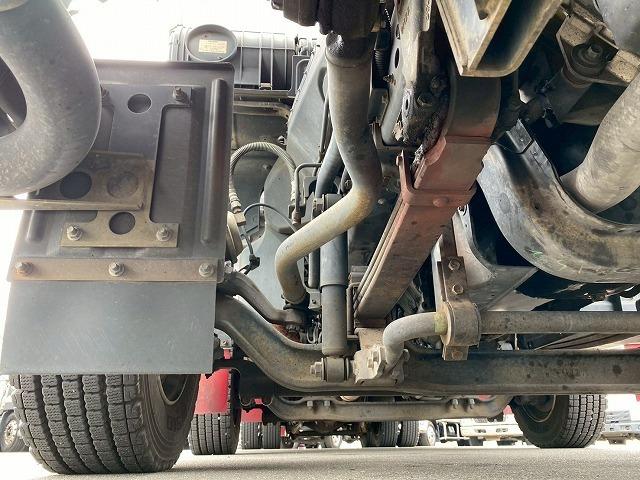 ギガ 　Ｈ２３年式　いすゞ　アルミウイング　８×４　４軸低床２デフ　後輪エアサス　日本フルハーフ　１３．８トン積載　１０ｔ　２５ｔ　大型　バン　箱車（66枚目）