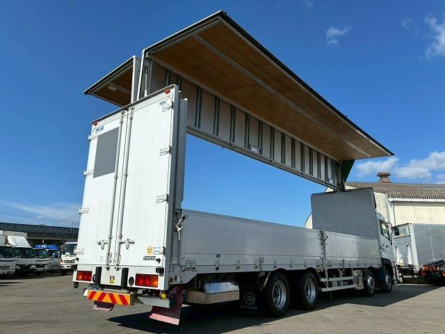 クオン 　Ｈ２９年式　ＵＤトラックス　アルミウイング　８×４　４軸低床２デフ　後輪エアサス　日本トレクス　ラッシング　エスコット　ＥＳＣＯＴ－Ｖ　ＡＴ　１０ｔ　２５ｔ　大型　バン　箱車（8枚目）