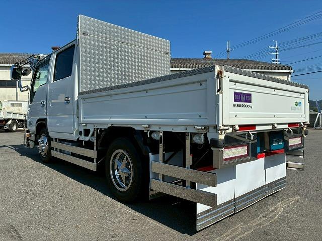 エルフトラック 　保証対象車　Ｈ３０年式　いすゞ　ダブルキャブ　Ｗキャブ　４ナンバー　乗車定員　６人乗り　２トン積載　５トン限定　準中型免許　デコトラ　５速　ＭＴ　マニュアル　１５０馬力　２ｔ　５ｔ　小型　平ボディ（8枚目）