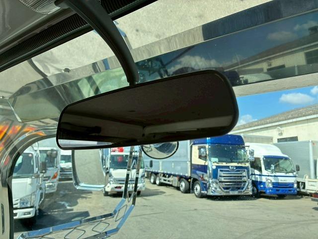 エルフトラック 　保証対象車　Ｈ３０年式　いすゞ　ダブルキャブ　Ｗキャブ　４ナンバー　乗車定員　６人乗り　２トン積載　５トン限定　準中型免許　デコトラ　５速　ＭＴ　マニュアル　１５０馬力　２ｔ　５ｔ　小型　平ボディ（39枚目）