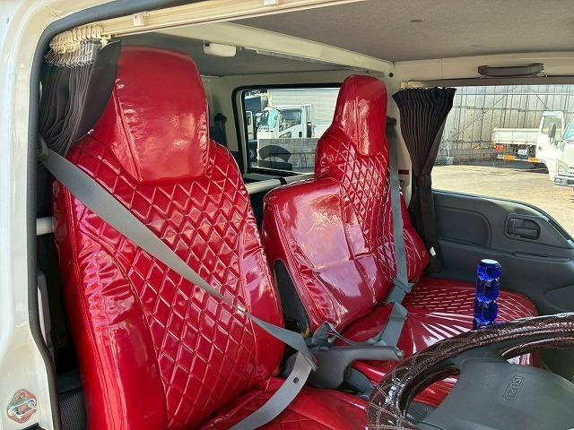 エルフトラック 　保証対象車　Ｈ３０年式　いすゞ　ダブルキャブ　Ｗキャブ　４ナンバー　乗車定員　６人乗り　２トン積載　５トン限定　準中型免許　デコトラ　５速　ＭＴ　マニュアル　１５０馬力　２ｔ　５ｔ　小型　平ボディ（40枚目）