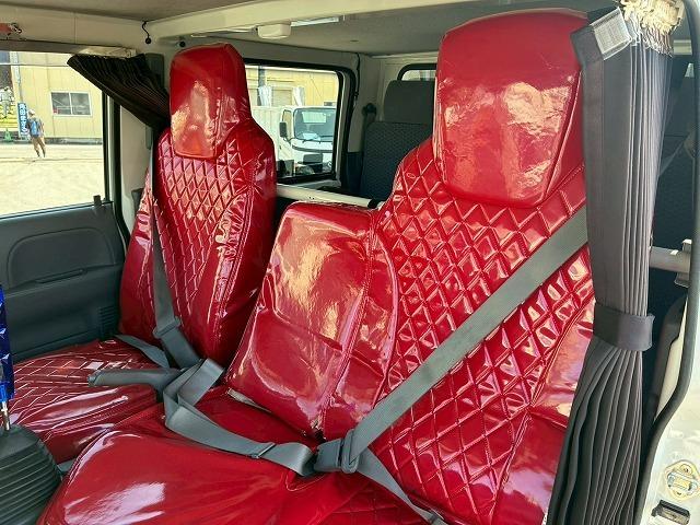 エルフトラック 　保証対象車　Ｈ３０年式　いすゞ　ダブルキャブ　Ｗキャブ　４ナンバー　乗車定員　６人乗り　２トン積載　５トン限定　準中型免許　デコトラ　５速　ＭＴ　マニュアル　１５０馬力　２ｔ　５ｔ　小型　平ボディ（41枚目）