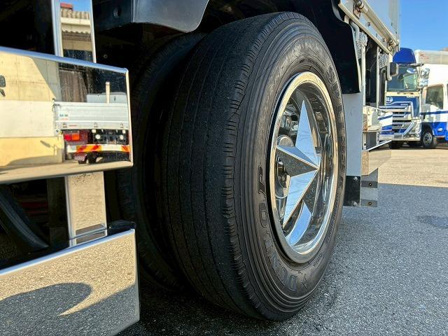 エルフトラック 　保証対象車　Ｈ３０年式　いすゞ　ダブルキャブ　Ｗキャブ　４ナンバー　乗車定員　６人乗り　２トン積載　５トン限定　準中型免許　デコトラ　５速　ＭＴ　マニュアル　１５０馬力　２ｔ　５ｔ　小型　平ボディ（65枚目）