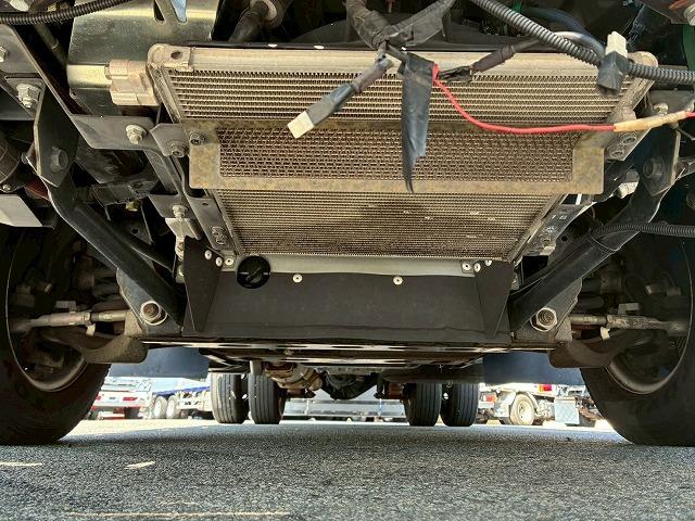 エルフトラック 　保証対象車　Ｈ３０年式　いすゞ　ダブルキャブ　Ｗキャブ　４ナンバー　乗車定員　６人乗り　２トン積載　５トン限定　準中型免許　デコトラ　５速　ＭＴ　マニュアル　１５０馬力　２ｔ　５ｔ　小型　平ボディ（68枚目）