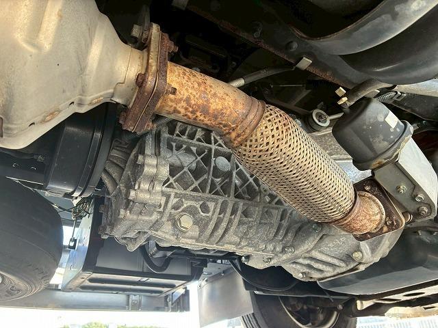 エルフトラック 　保証対象車　Ｈ３０年式　いすゞ　ダブルキャブ　Ｗキャブ　４ナンバー　乗車定員　６人乗り　２トン積載　５トン限定　準中型免許　デコトラ　５速　ＭＴ　マニュアル　１５０馬力　２ｔ　５ｔ　小型　平ボディ（69枚目）