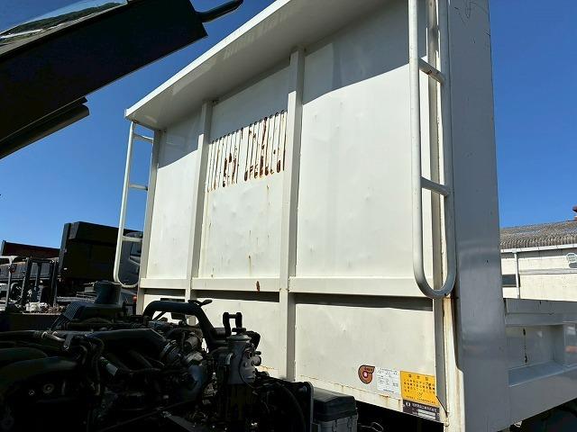 フォワード 　保証対象車　車検整備付　令和８年１月迄　Ｒ４年式　ダンプ　ワンオーナー　極東開発工業　１９０馬力　６速　ＭＴ　マニュアル　４ｔ　８ｔ　中型　土砂ダンプ（17枚目）