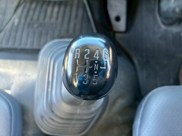 フォワード 　保証対象車　車検整備付　令和８年１月迄　Ｒ４年式　ダンプ　ワンオーナー　極東開発工業　１９０馬力　６速　ＭＴ　マニュアル　４ｔ　８ｔ　中型　土砂ダンプ（39枚目）