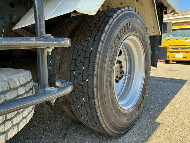 フォワード 　保証対象車　車検整備付　令和８年１月迄　Ｒ４年式　ダンプ　ワンオーナー　極東開発工業　１９０馬力　６速　ＭＴ　マニュアル　４ｔ　８ｔ　中型　土砂ダンプ（67枚目）