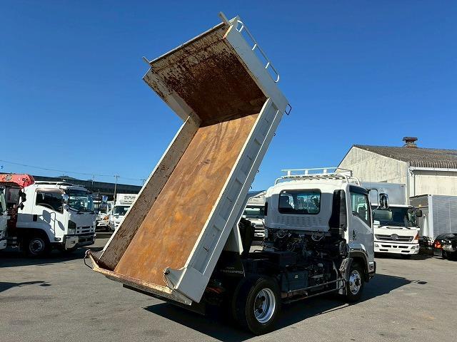 フォワード 　保証対象車　車検整備付　令和７年１２月迄　Ｒ３年式　ダンプ　ワンオーナー　極東開発工業　１９０馬力　６速　ＭＴ　マニュアル　４ｔ　８ｔ　中型　土砂ダンプ（10枚目）