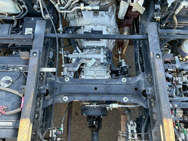 フォワード 　保証対象車　車検整備付　令和７年１２月迄　Ｒ３年式　ダンプ　ワンオーナー　極東開発工業　１９０馬力　６速　ＭＴ　マニュアル　４ｔ　８ｔ　中型　土砂ダンプ（60枚目）
