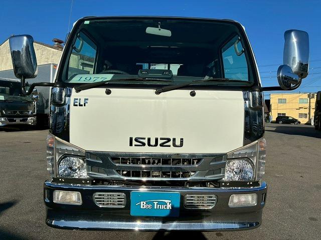 エルフトラック 　保証対象車　Ｒ２年式　いすゞ　ダブルキャブ　Ｗキャブ　４ナンバー　乗車定員：６人　２トン積載　５トン限定・準中型免許　メッキパーツ　５速　ＭＴ　マニュアル　２ｔ　５ｔ　小型　平ボディ　キャブオーバー（11枚目）