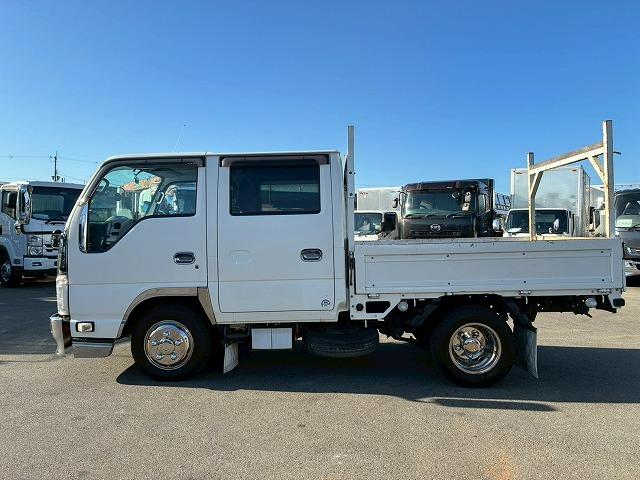 エルフトラック 　保証対象車　Ｒ２年式　いすゞ　ダブルキャブ　Ｗキャブ　４ナンバー　乗車定員：６人　２トン積載　５トン限定・準中型免許　メッキパーツ　５速　ＭＴ　マニュアル　２ｔ　５ｔ　小型　平ボディ　キャブオーバー（12枚目）