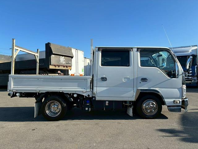エルフトラック 　保証対象車　Ｒ２年式　いすゞ　ダブルキャブ　Ｗキャブ　４ナンバー　乗車定員：６人　２トン積載　５トン限定・準中型免許　メッキパーツ　５速　ＭＴ　マニュアル　２ｔ　５ｔ　小型　平ボディ　キャブオーバー（13枚目）