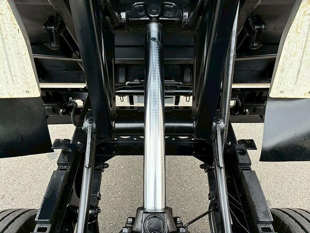 エルフトラック 　Ｈ２２年式　いすゞ　ダンプ　４ナンバー　新明和工業　フルフラットロー　全低床　１５０馬力　６速　ＭＴ　マニュアル　３トン積載　３ｔ　６ｔ　小型　土砂ダンプ　強化ダンプ（34枚目）