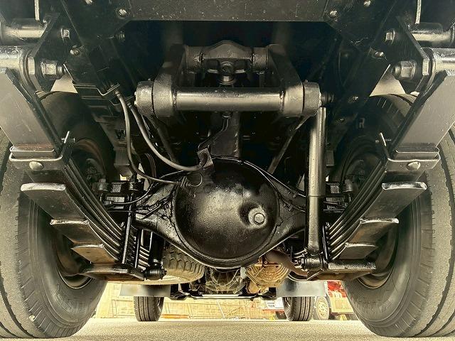 エルフトラック 　Ｈ２２年式　いすゞ　ダンプ　４ナンバー　新明和工業　フルフラットロー　全低床　１５０馬力　６速　ＭＴ　マニュアル　３トン積載　３ｔ　６ｔ　小型　土砂ダンプ　強化ダンプ（76枚目）