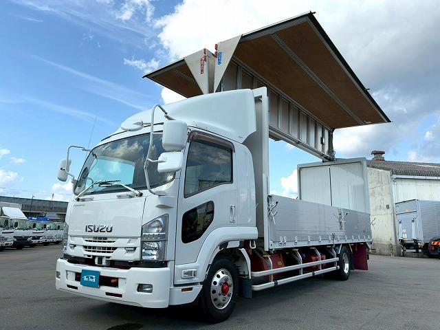 フォワード 　保証対象車　Ｈ３０年式　いすゞ　アルミウイング　フルキャブ　ベッド付き　後輪エアサス　６２００　標準幅　日本フルハーフ　ラッシング　２１０馬力　６速　ＭＴ　マニュアル　４ｔ　８ｔ　中型　バン　箱車（3枚目）
