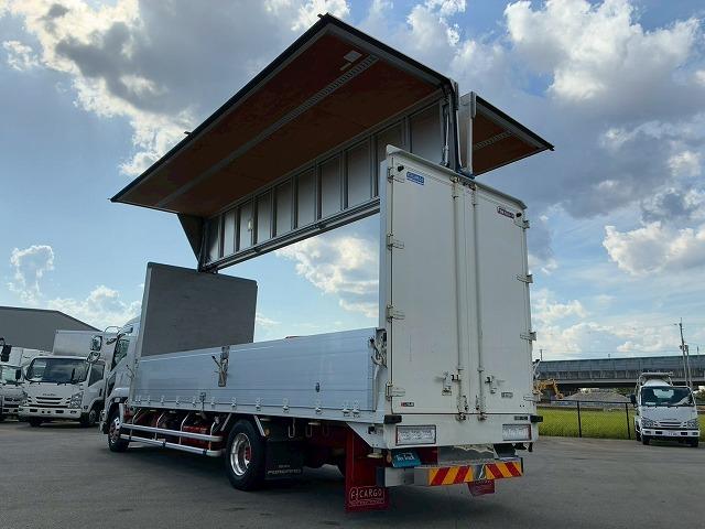 フォワード 　保証対象車　Ｈ３０年式　いすゞ　アルミウイング　フルキャブ　ベッド付き　後輪エアサス　６２００　標準幅　日本フルハーフ　ラッシング　２１０馬力　６速　ＭＴ　マニュアル　４ｔ　８ｔ　中型　バン　箱車（10枚目）
