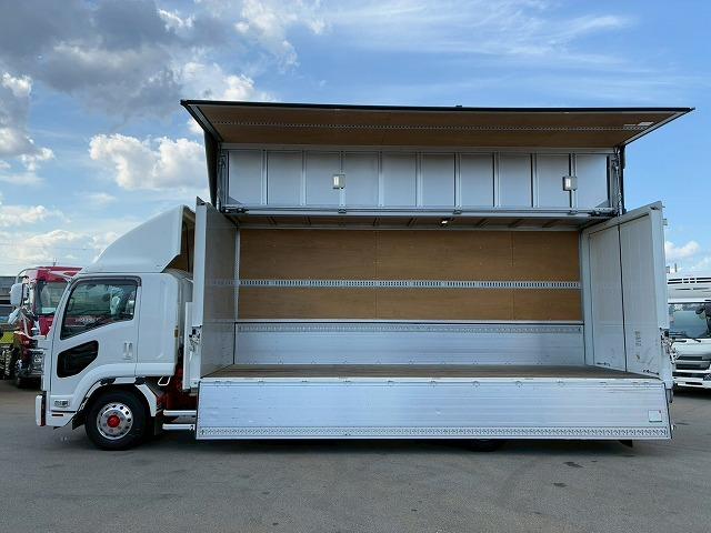 フォワード 　保証対象車　Ｈ３０年式　いすゞ　アルミウイング　フルキャブ　ベッド付き　後輪エアサス　６２００　標準幅　日本フルハーフ　ラッシング　２１０馬力　６速　ＭＴ　マニュアル　４ｔ　８ｔ　中型　バン　箱車（23枚目）