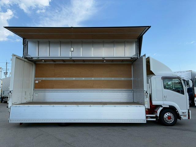 フォワード 　保証対象車　Ｈ３０年式　いすゞ　アルミウイング　フルキャブ　ベッド付き　後輪エアサス　６２００　標準幅　日本フルハーフ　ラッシング　２１０馬力　６速　ＭＴ　マニュアル　４ｔ　８ｔ　中型　バン　箱車（24枚目）
