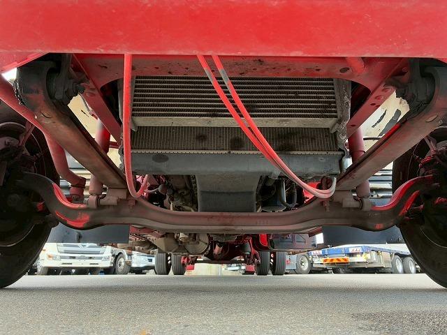フォワード 　保証対象車　Ｈ３０年式　いすゞ　アルミウイング　フルキャブ　ベッド付き　後輪エアサス　６２００　標準幅　日本フルハーフ　ラッシング　２１０馬力　６速　ＭＴ　マニュアル　４ｔ　８ｔ　中型　バン　箱車（70枚目）