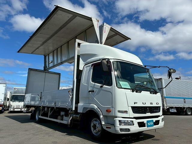 ファイター 　Ｈ２８年式　三菱ふそう　アルミウイング　格納式パワーゲート　ＰＧ　フルキャブ　ベッド付き　６２００　フルワイド　後輪エアサス　パブコ　６速　ＭＴ　マニュアル　４ｔ　８ｔ　中型　バン　箱車（4枚目）