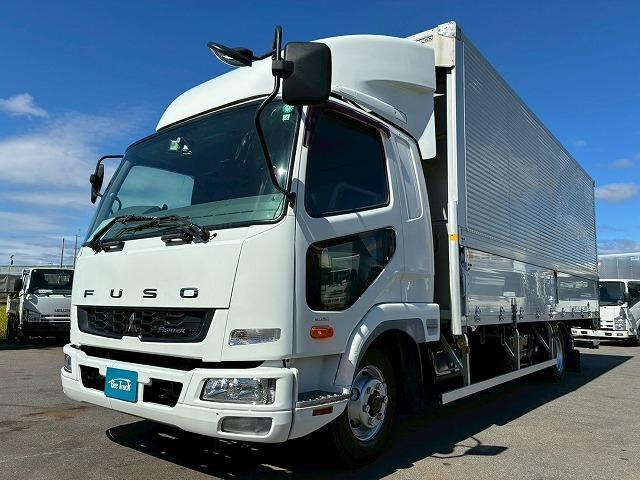 ファイター 　Ｈ２８年式　三菱ふそう　アルミウイング　格納式パワーゲート　ＰＧ　フルキャブ　ベッド付き　６２００　フルワイド　後輪エアサス　パブコ　６速　ＭＴ　マニュアル　４ｔ　８ｔ　中型　バン　箱車（9枚目）