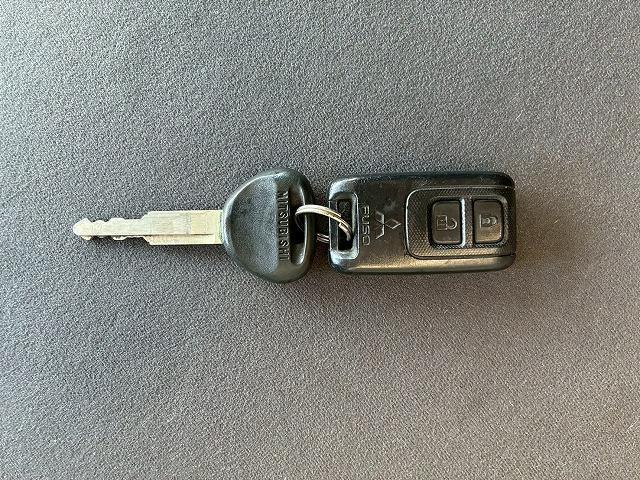 ファイター H28年式 三菱ふそう アルミウイング 格納式パワーゲート PG フルキャブ ベッド付き 6200 フルワイド 後輪エアサス パブコ 6速 MT マニュアル 4t 8t 中型 バン 箱車(78枚目)