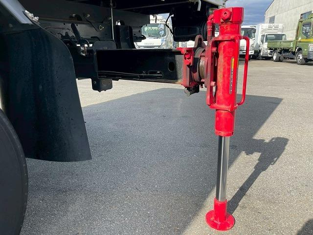 ファイター  保証対象車両 車検整備付 令和8年9月迄 H30年式 三菱ふそう 4段クレーン 古河ユニック UNIC ラジコン フックイン 2.93t 角足アウトリガー リアアウトリガー ジャッキ 6速 MT(39枚目)