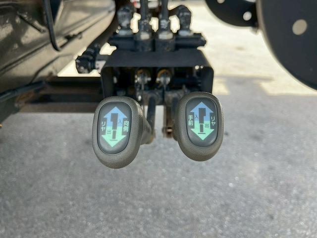 ファイター  保証対象車両 車検整備付 令和8年9月迄 H30年式 三菱ふそう 4段クレーン 古河ユニック UNIC ラジコン フックイン 2.93t 角足アウトリガー リアアウトリガー ジャッキ 6速 MT(40枚目)