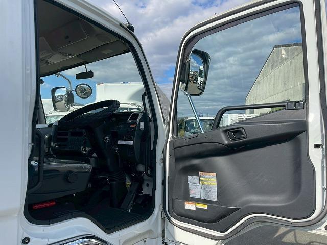 ファイター  保証対象車両 車検整備付 令和8年9月迄 H30年式 三菱ふそう 4段クレーン 古河ユニック UNIC ラジコン フックイン 2.93t 角足アウトリガー リアアウトリガー ジャッキ 6速 MT(54枚目)