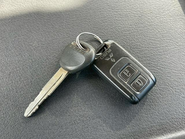 ファイター  保証対象車両 車検整備付 令和8年9月迄 H30年式 三菱ふそう 4段クレーン 古河ユニック UNIC ラジコン フックイン 2.93t 角足アウトリガー リアアウトリガー ジャッキ 6速 MT(80枚目)