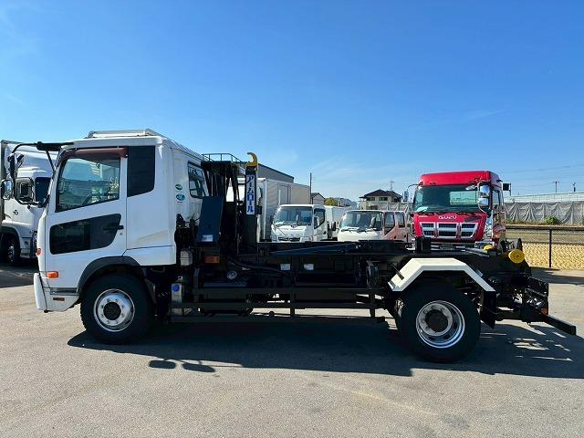 コンドル 車検整備付 令和8年7月 H24年式 UDトラックス 増トン脱着装置付コンテナ専用車 アームロール 新明和工業 ツインホイスト リアジャッキ付き フルキャブ ベッド付き 6速 MT マニュアル 7t(12枚目)