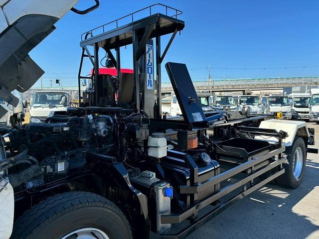 コンドル 車検整備付 令和8年7月 H24年式 UDトラックス 増トン脱着装置付コンテナ専用車 アームロール 新明和工業 ツインホイスト リアジャッキ付き フルキャブ ベッド付き 6速 MT マニュアル 7t(16枚目)