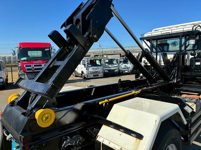 コンドル 車検整備付 令和8年7月 H24年式 UDトラックス 増トン脱着装置付コンテナ専用車 アームロール 新明和工業 ツインホイスト リアジャッキ付き フルキャブ ベッド付き 6速 MT マニュアル 7t(34枚目)