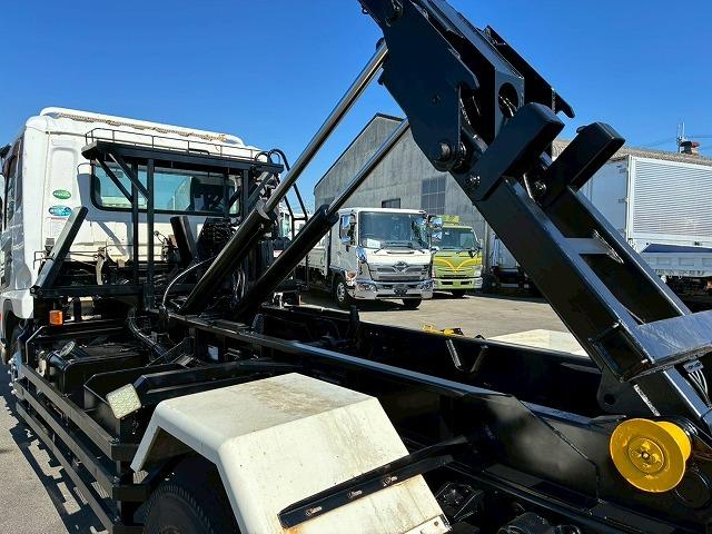 コンドル 車検整備付 令和8年7月 H24年式 UDトラックス 増トン脱着装置付コンテナ専用車 アームロール 新明和工業 ツインホイスト リアジャッキ付き フルキャブ ベッド付き 6速 MT マニュアル 7t(35枚目)