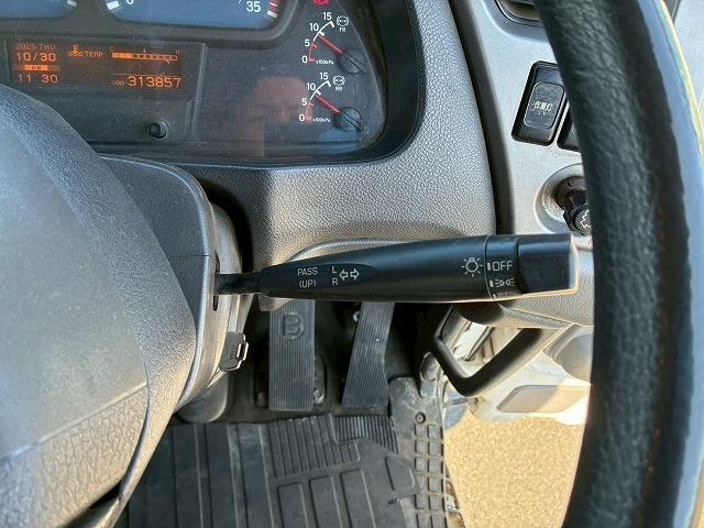 コンドル 車検整備付 令和8年7月 H24年式 UDトラックス 増トン脱着装置付コンテナ専用車 アームロール 新明和工業 ツインホイスト リアジャッキ付き フルキャブ ベッド付き 6速 MT マニュアル 7t(46枚目)