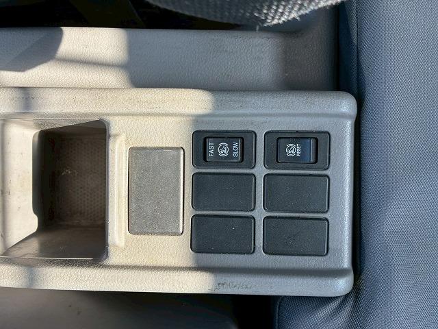 コンドル 車検整備付 令和8年7月 H24年式 UDトラックス 増トン脱着装置付コンテナ専用車 アームロール 新明和工業 ツインホイスト リアジャッキ付き フルキャブ ベッド付き 6速 MT マニュアル 7t(54枚目)