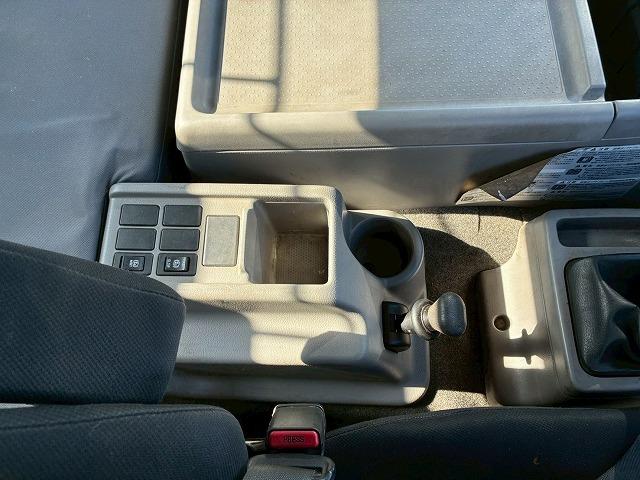 コンドル 車検整備付 令和8年7月 H24年式 UDトラックス 増トン脱着装置付コンテナ専用車 アームロール 新明和工業 ツインホイスト リアジャッキ付き フルキャブ ベッド付き 6速 MT マニュアル 7t(55枚目)