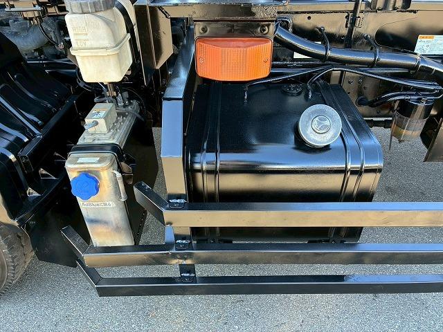 コンドル 車検整備付 令和8年7月 H24年式 UDトラックス 増トン脱着装置付コンテナ専用車 アームロール 新明和工業 ツインホイスト リアジャッキ付き フルキャブ ベッド付き 6速 MT マニュアル 7t(78枚目)