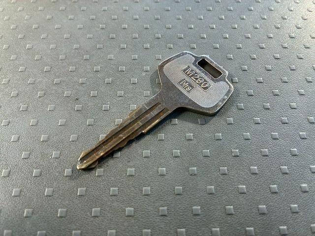 コンドル 車検整備付 令和8年7月 H24年式 UDトラックス 増トン脱着装置付コンテナ専用車 アームロール 新明和工業 ツインホイスト リアジャッキ付き フルキャブ ベッド付き 6速 MT マニュアル 7t(80枚目)