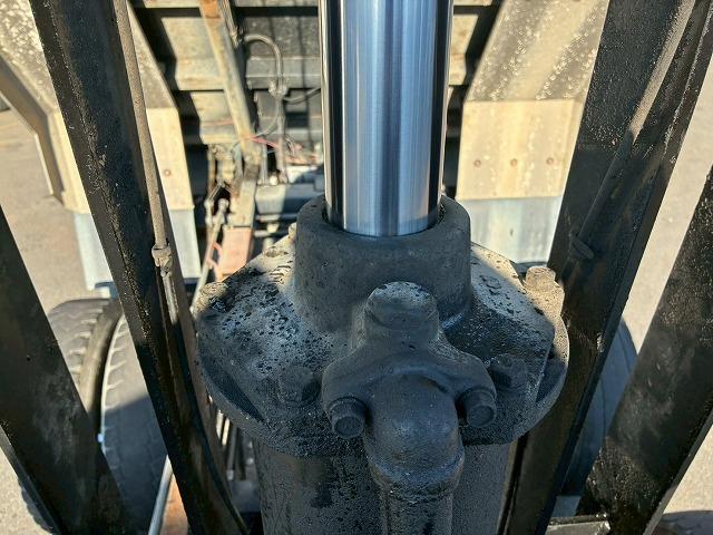 クオン ナンバー付き H25年式 UDトラックス ダンプ 6×4 3軸2デフ リーフサスペンション 新明和工業 510 220 額縁アオリ 410馬力 Hi/Lo MT マニュアル 鳥居 ハチマキ スリット(25枚目)