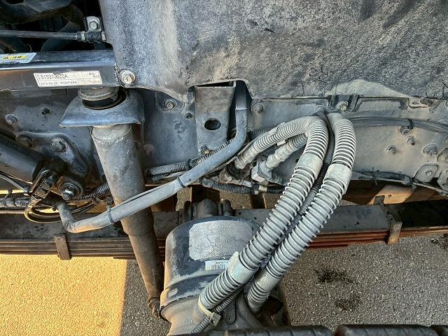 クオン ナンバー付き H25年式 UDトラックス ダンプ 6×4 3軸2デフ リーフサスペンション 新明和工業 510 220 額縁アオリ 410馬力 Hi/Lo MT マニュアル 鳥居 ハチマキ スリット(65枚目)