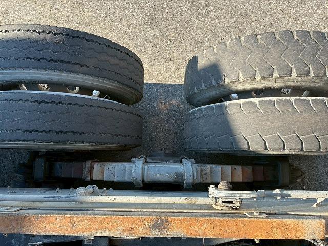 クオン ナンバー付き H25年式 UDトラックス ダンプ 6×4 3軸2デフ リーフサスペンション 新明和工業 510 220 額縁アオリ 410馬力 Hi/Lo MT マニュアル 鳥居 ハチマキ スリット(70枚目)