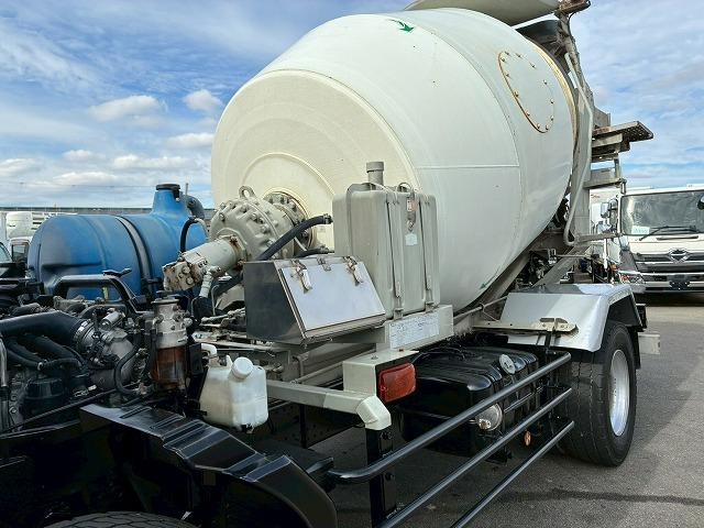 フォワード 車検整備付 令和8年7月迄 H24年式 いすゞ 増トン コンクリートミキサー車 ショートキャブ ベッドレス 新明和工業 ミックスエース 電動ホッパー 6.3立米 240馬力 6速 MT(11枚目)