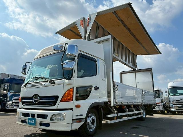 ヒノレンジャー 　Ｈ２５年式　日野　アルミウイング　ハイルーフ　後輪エアサス　フルキャブ　ベッド付き　フルワイド　背高　６３００　トランテックス　２４０馬力　６速　ＭＴ　マニュアル　４ｔ　８ｔ　中型　バン　箱車（3枚目）